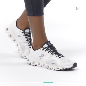 On Cloud X Running Shoes Size 7